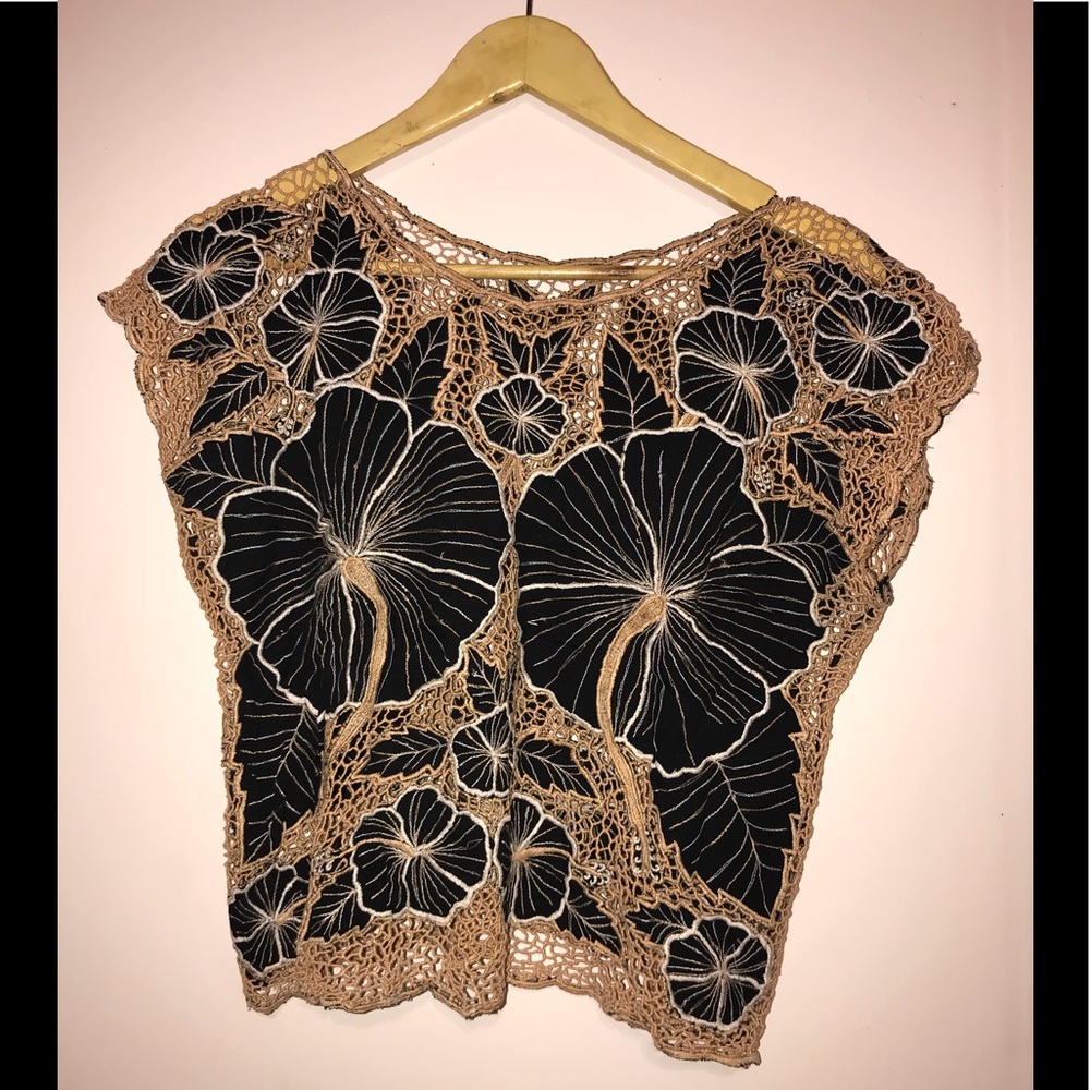 Detailed Crotchet Vintage Top